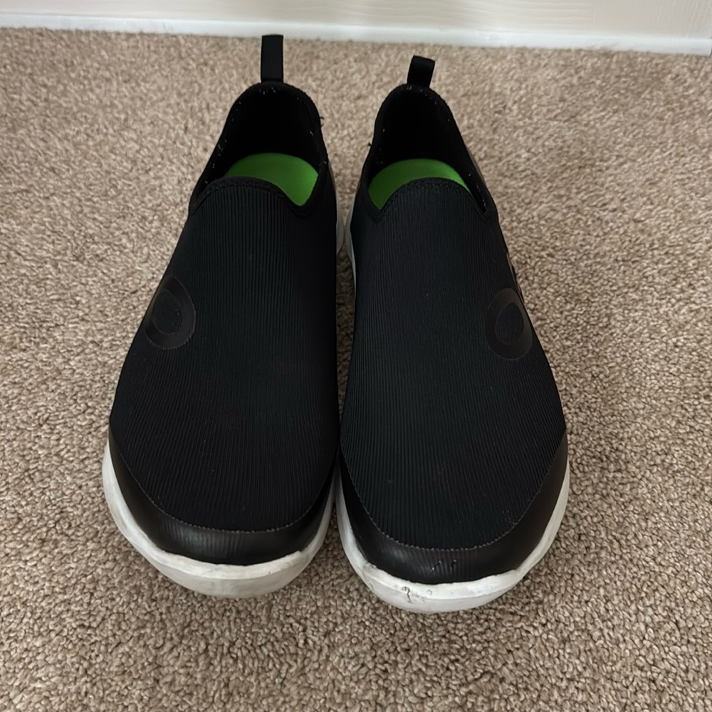 OOFOS Black and White Slip-On Sneakers with Knit Upper